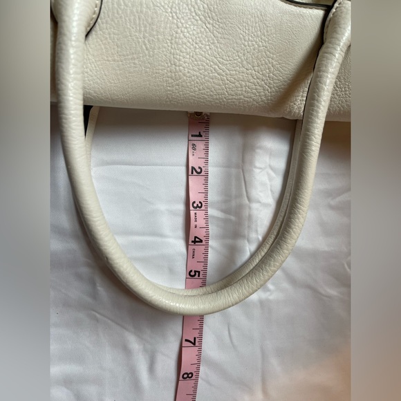 Cream tote bag with gold hardware - Picture 11 of 11